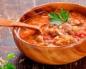 Mercimek çorbası kharcho - lezzetli ve etsiz