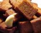 Recipe for Borodino croutons with garlic - a snack for beer step by step